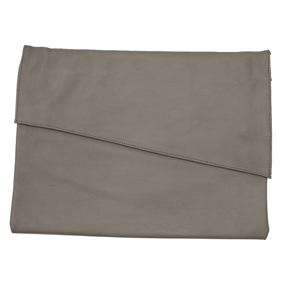 Sseko Bole Clutch in Cobblestone